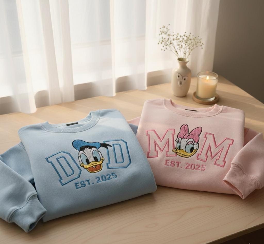 Customized Mom Dad Disney Mickey Minnie Embroidered Sweatshirt Personalised Year Crewneck