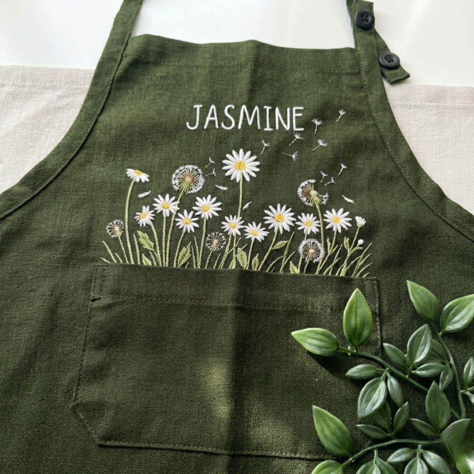 Daisy & Dandelion Embroidered Linen Apron – Personalized Floral Kitchen