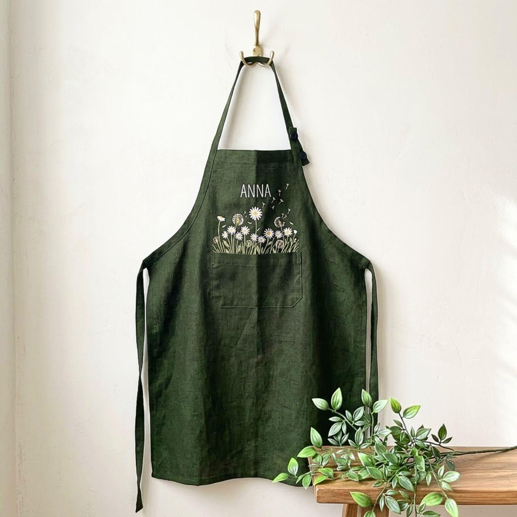 Daisy & Dandelion Embroidered Linen Apron – Personalized Floral Kitchen