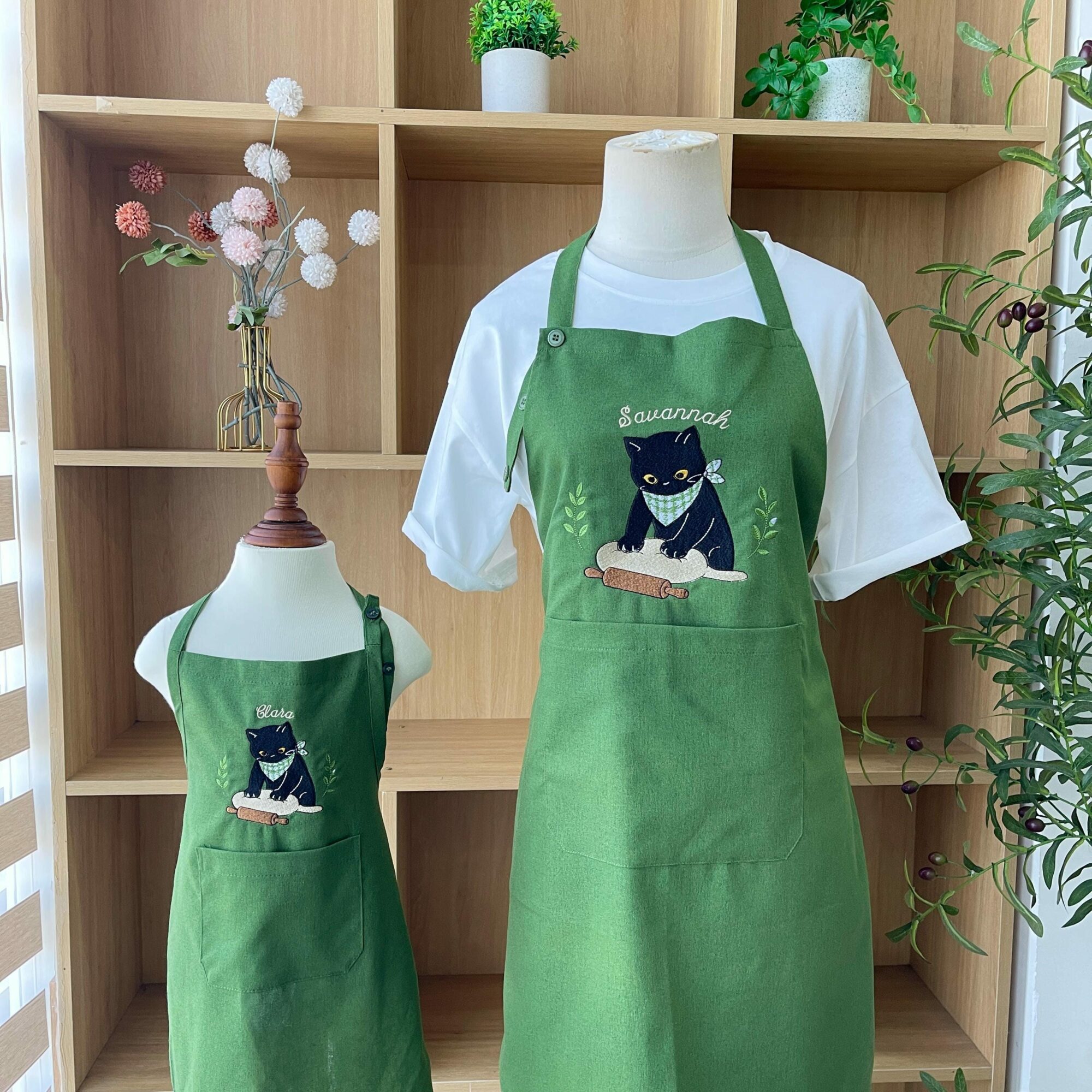 Personalized Cute Black Cat Chef Baking Embroidered Linen Apron, Custom Kids Name Kitchen Aprons, Cooking Apron With Pocket, Gift for Bakers